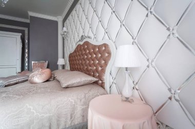 Klasik stil yatak odasında lüks ev iç