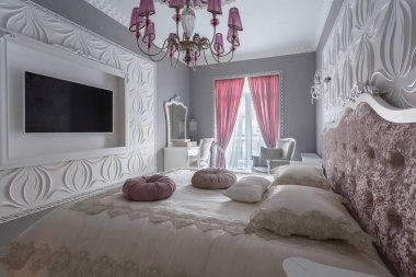 Klasik yatak odası ve Çift Kişilik Yatak, tv