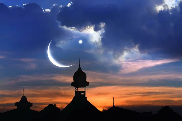 Старый город на закате. Мусульманские символы приветствия . — стоковое фото