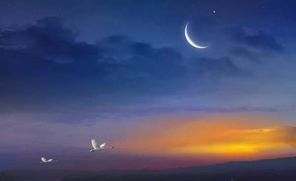 Demi lune musulmane et beau coucher de soleil — Photo