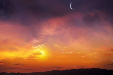  Günbatımı ve yeni ay .