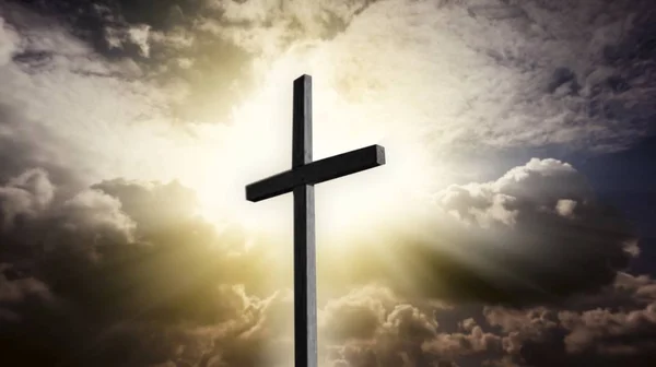 Cruz Cristã Céu Céu Escuro Com Sol Raios Deus Uma — Fotografia de Stock