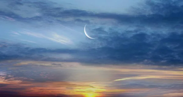 Licht Dunklen Himmel Sonnenuntergang Oder Sonnenaufgang Mit Wolken Religiöser Hintergrund — Stockfoto
