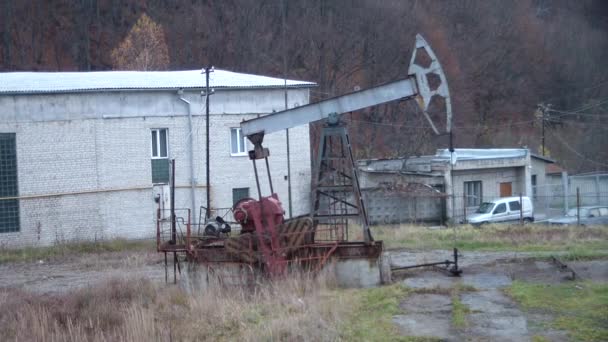 Ölpumpen Pumpenheber Fossile Brennstoffe Altes Pumpwerk — Stockvideo