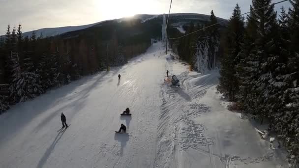 Skidanläggning Skidåkning Vintersemester Bergen — Stockvideo