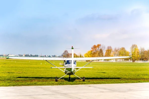 Kleinflugzeuge Auf Der Landebahn Start Des Flugzeugs — Stockfoto