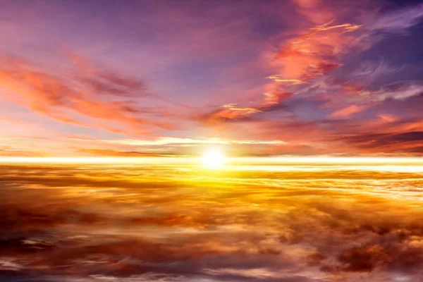 Hermoso Amanecer Hermoso Paisaje Celestial Con Sol Las Nubes — Foto de Stock