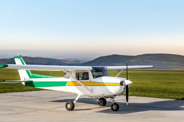 Piccoli Aerei Sulla Pista Decollo Dell Aereo — Foto Stock