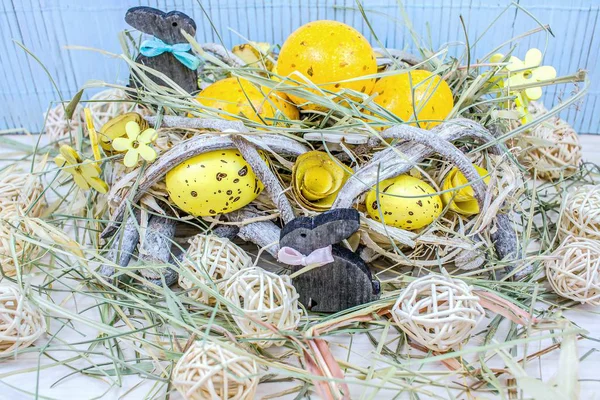 Желтые Яйца Гнезде Пасхальный Фон — стоковое фото