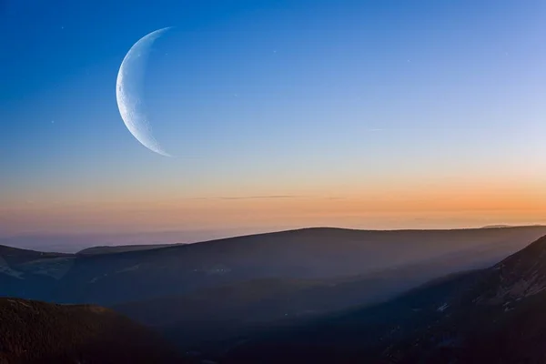 Luna Nuvole Luminose Sole Tramonto Luna Nuova — Foto Stock