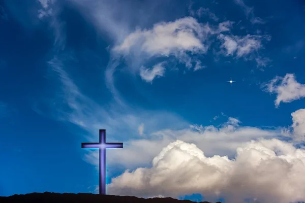 Cruz Celestial Forma Símbolo Religión Fondo Naturaleza Dramática Brillante Cruz —  Fotos de Stock