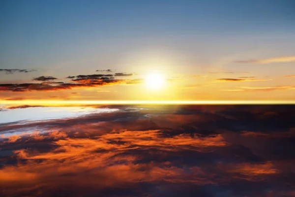 Bela Paisagem Celestial Com Sol Nas Nuvens — Fotografia de Stock