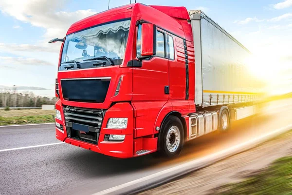 Truck Moves Road Speed Delivery Goods — Stock Photo, Image