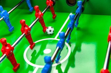 Masa futbolu. Tatilde vakit geçirmek eğlenceli.