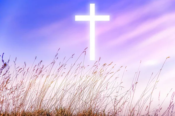 Krzyż Niebie Dramatyczne Tło Natury Światło Nieba Tło Religijne — Zdjęcie stockowe