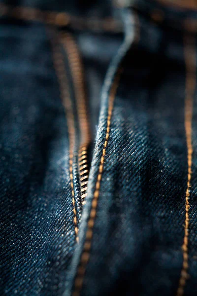 Karanlık kot fermuarı makro denim kadar kapatın