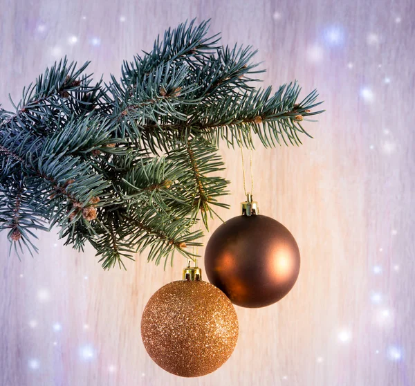 クリスマス ツリーやクリスマスのデコレーション ボールと組成, — ストック写真