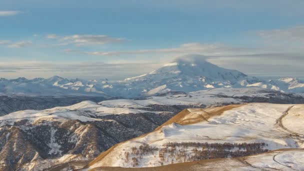 The formation and movements of clouds up to the steep slopes of the  mountains of Central Caucasus peaks. — Stock Video