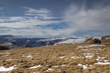 Rusya. Kafkas Dağları ilk karda geç Güz 