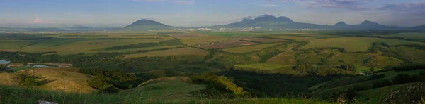  Stavropol bölge. Panorama. Surrou Pyatigorsk şehir olduğunu