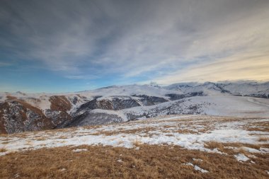 Rusya. Oluşumu ve bulutların üzerinde volkan E hareketi