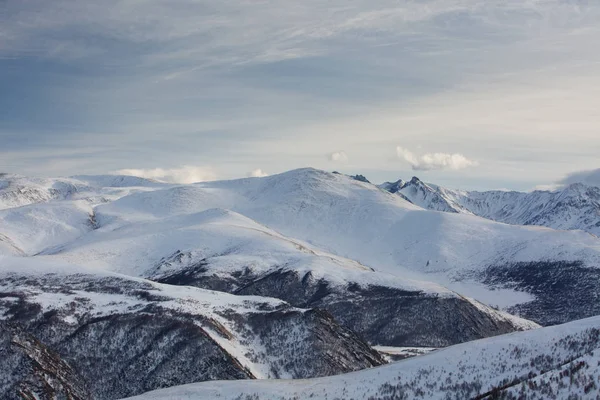 Rusya. Oluşumu ve bulutların üzerinde volkan E hareketi — Stok fotoğraf