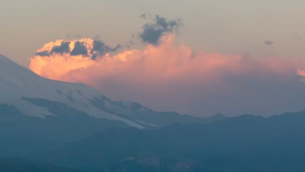 Vistas Inverno Das Montanhas Nevadas Cáucaso Formação Movimento Nuvens Sobre — Vídeo de Stock