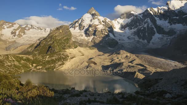 Vista Invernale Sulle Montagne Innevate Del Caucaso Formazione Movimento Delle — Video Stock