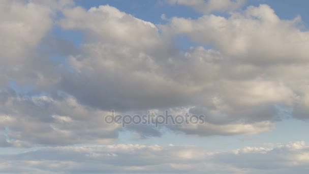 Rusia Lapso Tiempo Formación Rápido Movimiento Nubes Blancas Diferentes Formas — Vídeo de stock