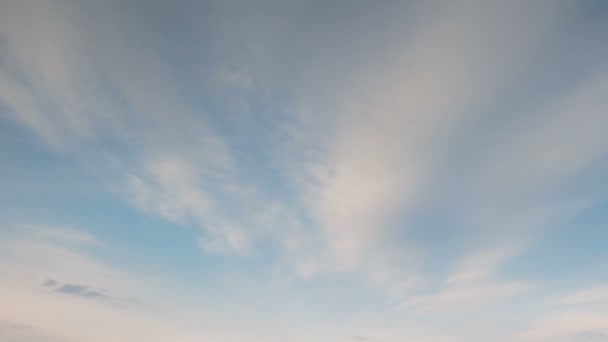러시아 경과입니다 모양에 하늘에의 구름의 움직임 — 비디오
