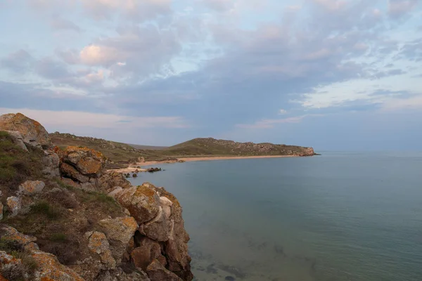C bozkır parçası baharda bulutlarda hareketi