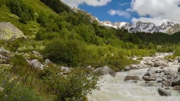 Oroszország Idő Telik Mozgás Felhők Víz Folyik Kaukázus Viharos Folyó — Stock videók