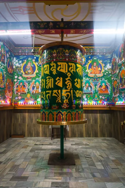 Tambor sagrado budista en la residencia del Dalai Lama . — Foto de Stock