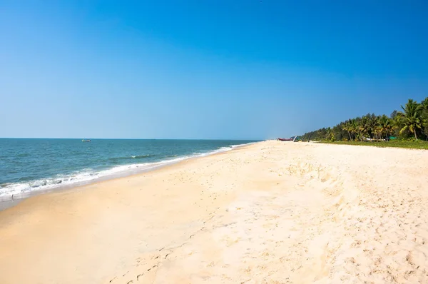 Beautiful beach landscape - ocean in India — Stock Photo, Image