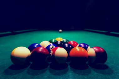 Bilardo pool oyunu.
