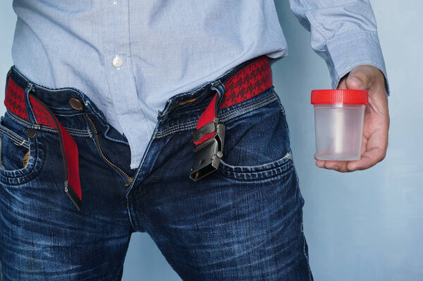 Человек из пустой банки для сбора анализов
