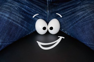 erkek testis bir sembolü olarak iki büyük tavuk yumurta.