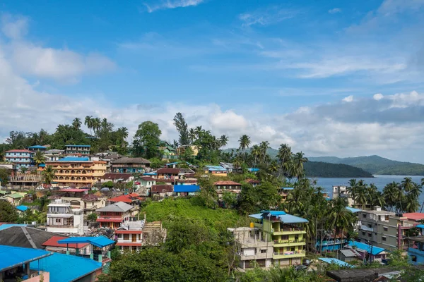 Port Blair staden ovanifrån, en liten ö stad i Sydostasien — Stockfoto