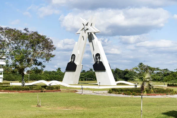 Monumento em Pinar del Rio. Atrações em Cuba . — Fotografia de Stock