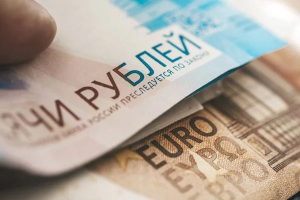 Ευρώ Και Ρούβλια Έννοια Της Ανταλλαγής Νομισμάτων Οικονομική Κρίση Παρακμή — Φωτογραφία Αρχείου
