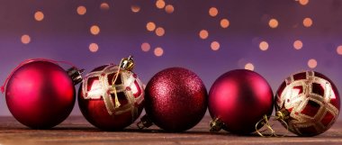 Güzel dekoratif Noel topları grup.
