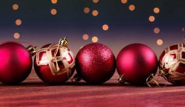 Güzel dekoratif Noel topları grup.