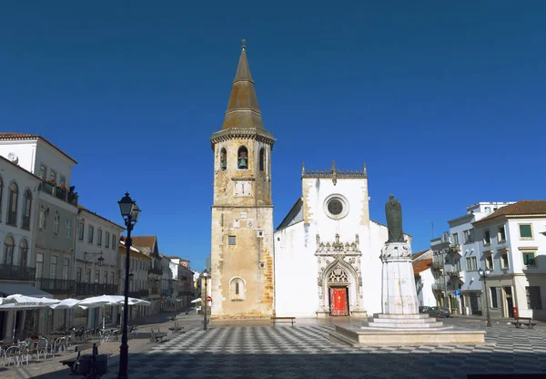 Tomar Kościół na placu. Portugalia — Zdjęcie stockowe