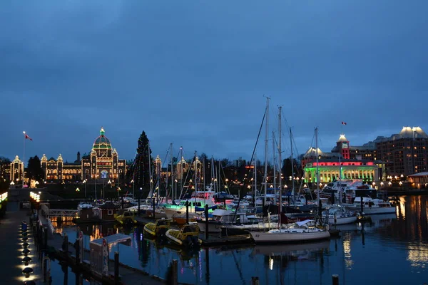 Victoria Famous Inner Harbor Filled Boats Christmas Season Parliament Buildings — стоковое фото