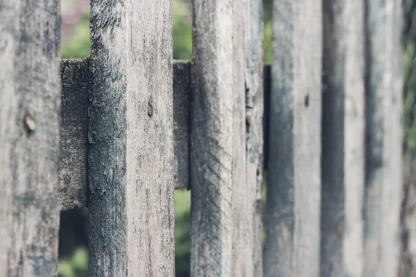 Nahaufnahme von grauen Holzzaunplatten — Stockfoto