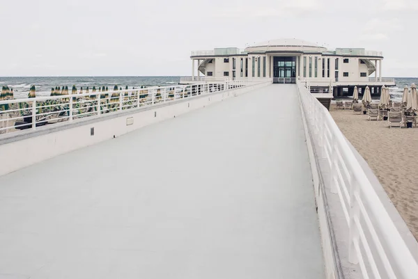 The walkway to the Rotonda a Mare in Senigallia, Marche, Ancona, — Stock Photo, Image