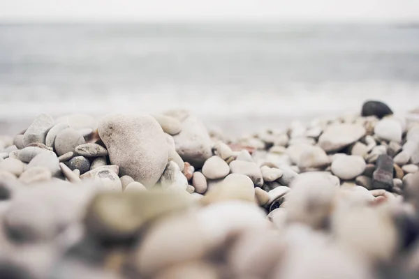 アドリア海のビーチで小石石のスタック — ストック写真