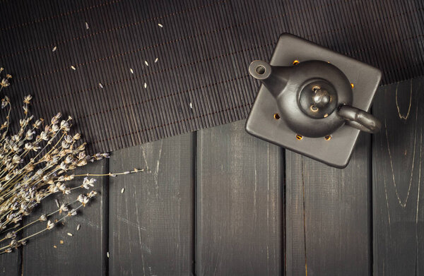 Candle driven aroma lamp diffuse essential oils