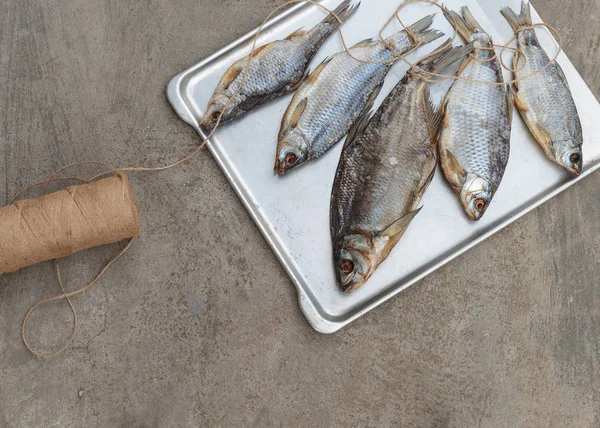 Taranka, suszone ryby rzeczne słonym, klasyczne piwo przekąska — Zdjęcie stockowe