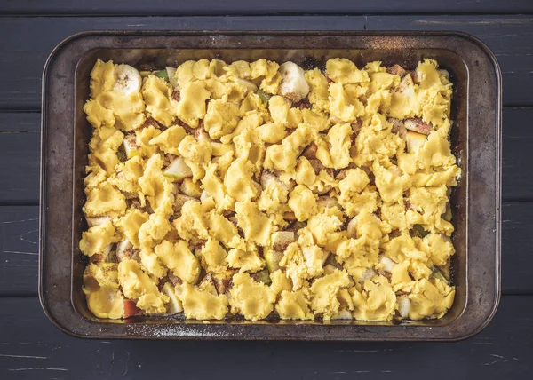 Ham pasta pişirmeye hazır ile pişirme pan